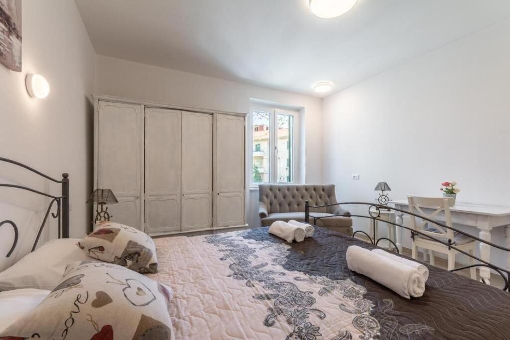 Apartments And Room Poesia سبليت المظهر الخارجي الصورة